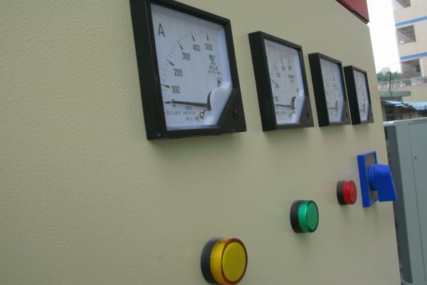 兴县配电箱-3683讲讲配电箱的操作和检修步